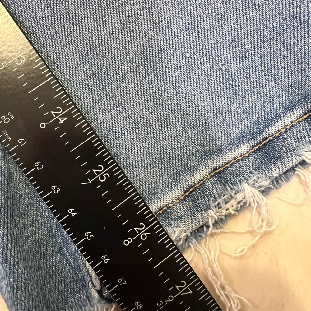 Good American Good Legs Cropped Mini Boot Jeans - Picture 6 of 9